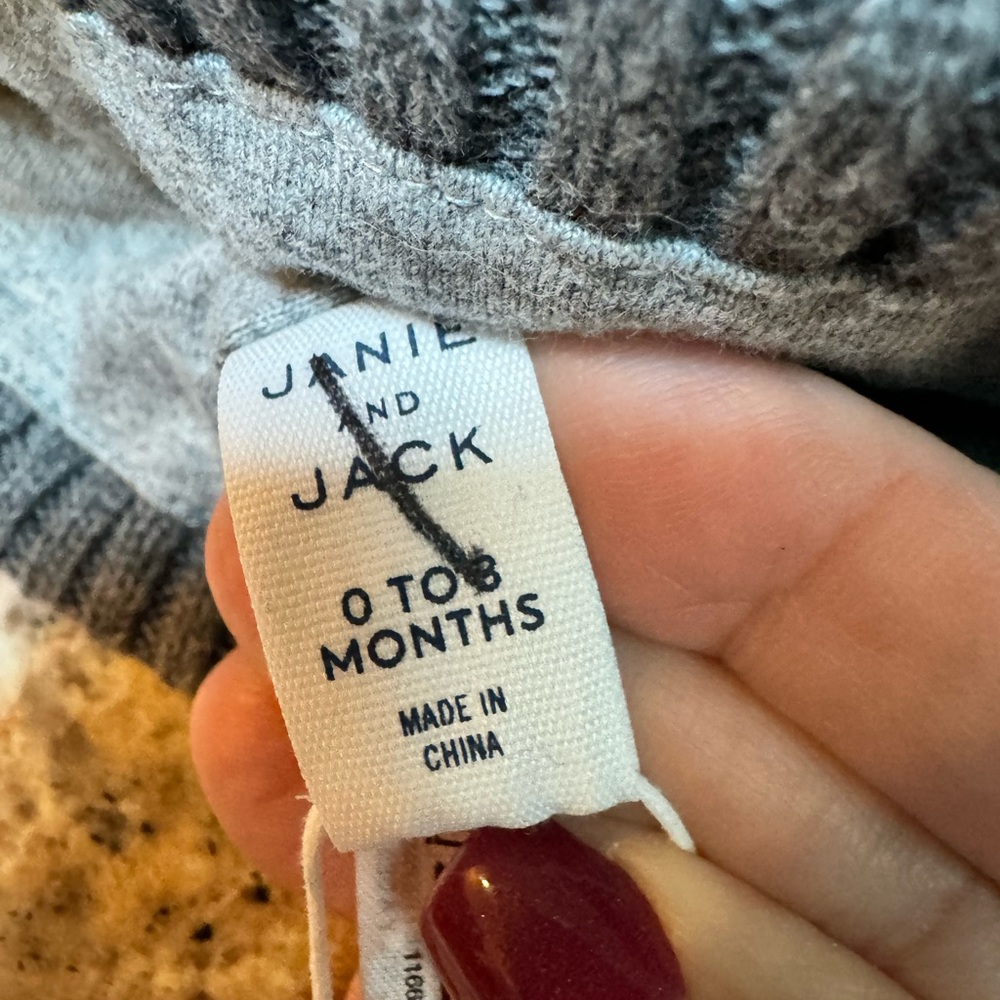 NWT. Janie and Jack. Knit hat for newborn - Picture 7 of 8